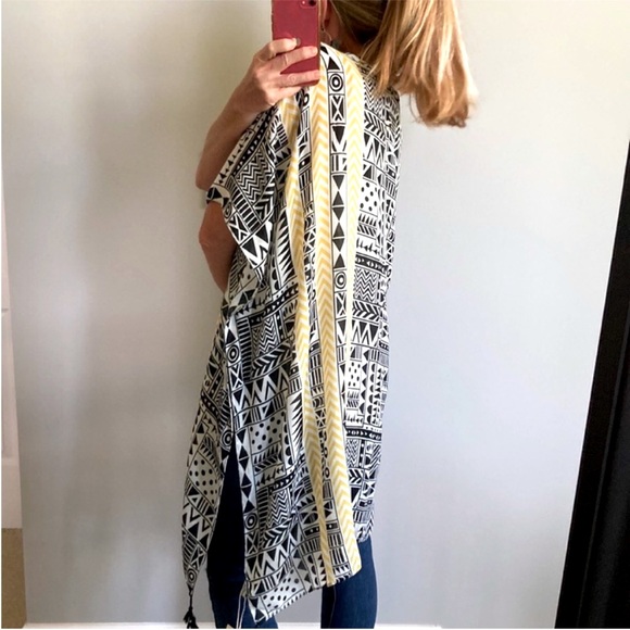 Black White Yellow Geo Print Boho Kimono - Picture 8 of 10